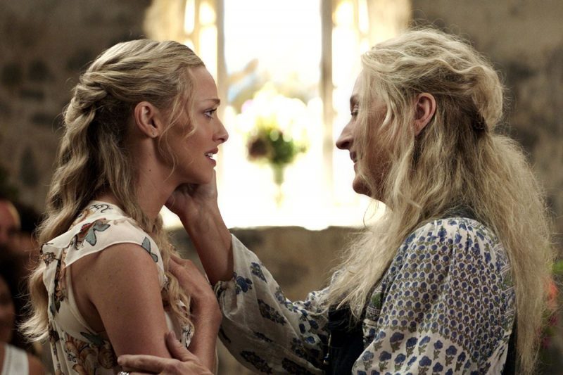 Amanda Seyfried e Merryl Streep reprisam seus papeis de mãe e filha de Mamma Mia