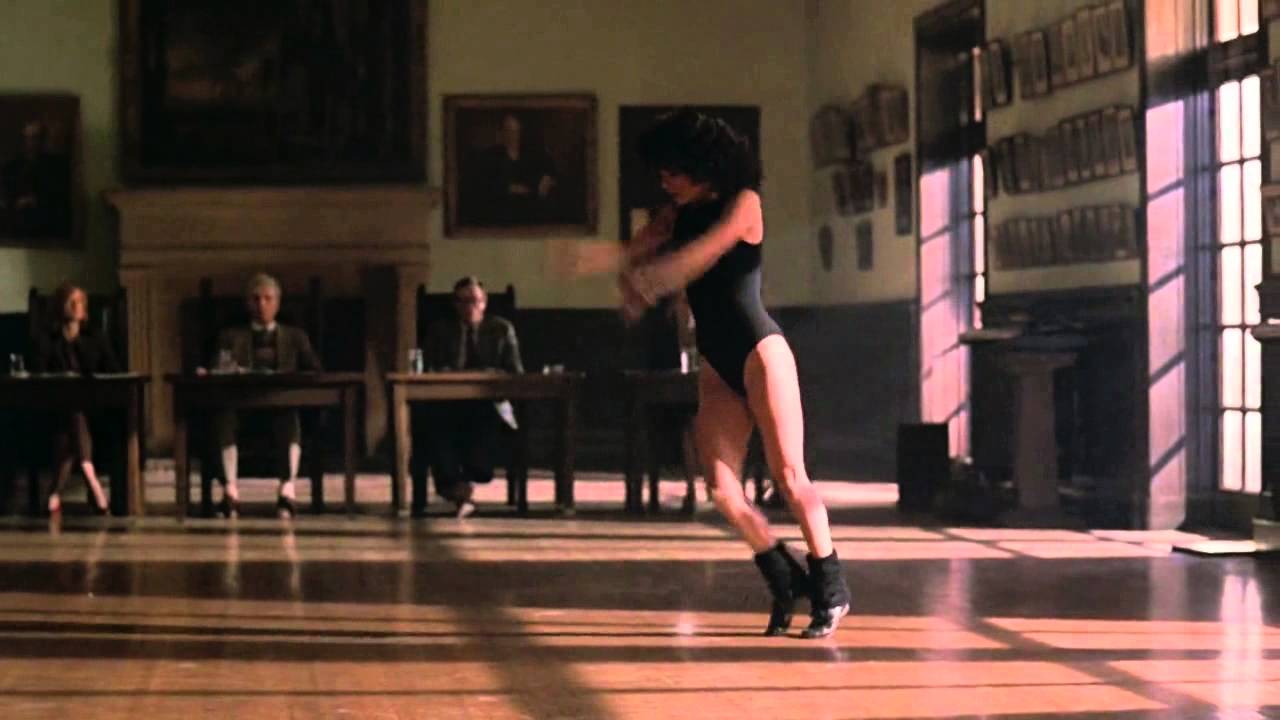 Jennifer Beals na cena mais famosa do filme Flashdance