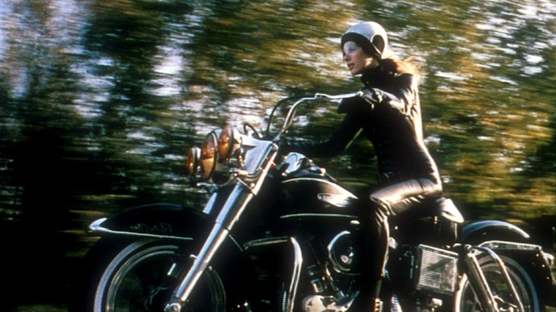 Marianne Faithfull como Rebecca em A Garota da Motocicleta