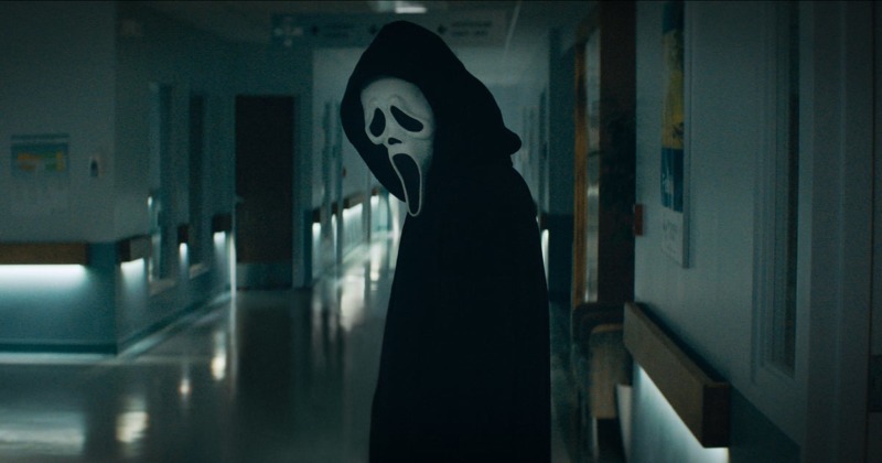O filme Pânico (2022) começa com o retorno de Ghostface